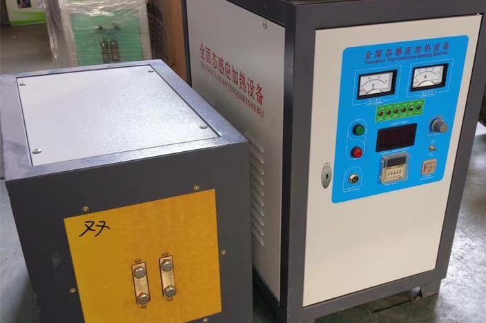 超音頻加熱機(jī).jpg 超音頻加熱機(jī).jpg