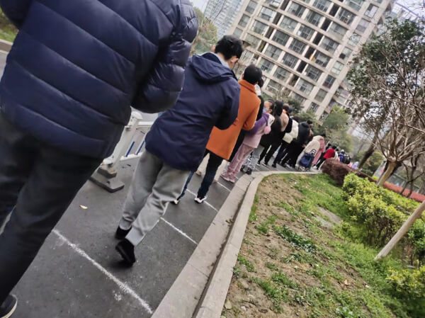 核酸排隊(duì) 核酸排隊(duì)