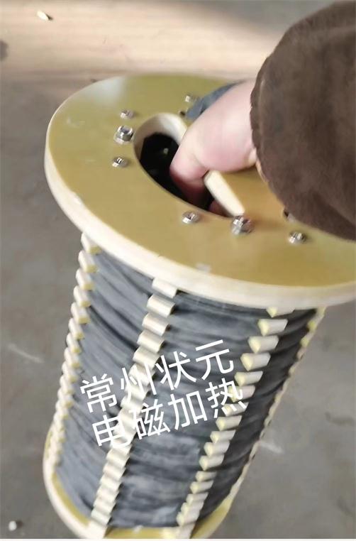 鑄鐵機(jī)殼加熱.jpg 鑄鐵機(jī)殼加熱.jpg