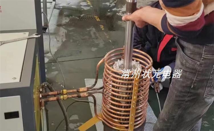 轉(zhuǎn)子高頻加熱-熱裝機(jī).jpg 轉(zhuǎn)子高頻加熱-熱裝機(jī).jpg