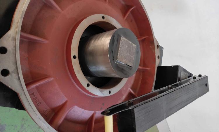 大電機(jī)端蓋加熱設(shè)備_常州狀元電器.jpg 大電機(jī)端蓋加熱設(shè)備_常州狀元電器.jpg