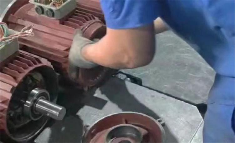 電機(jī)端蓋熱套機(jī)_常州狀元電器.jpg 電機(jī)端蓋熱套機(jī)_常州狀元電器.jpg