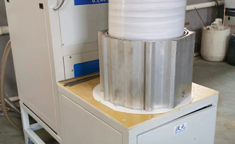 電機殼中頻加熱設(shè)備_常州狀元電器.jpg 電機殼中頻加熱設(shè)備_常州狀元電器.jpg