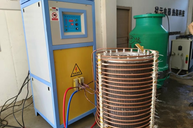 高頻加熱機(jī)-高頻感應(yīng)加熱圈-高頻機(jī).jpg 高頻加熱機(jī)-高頻感應(yīng)加熱圈-高頻機(jī).jpg